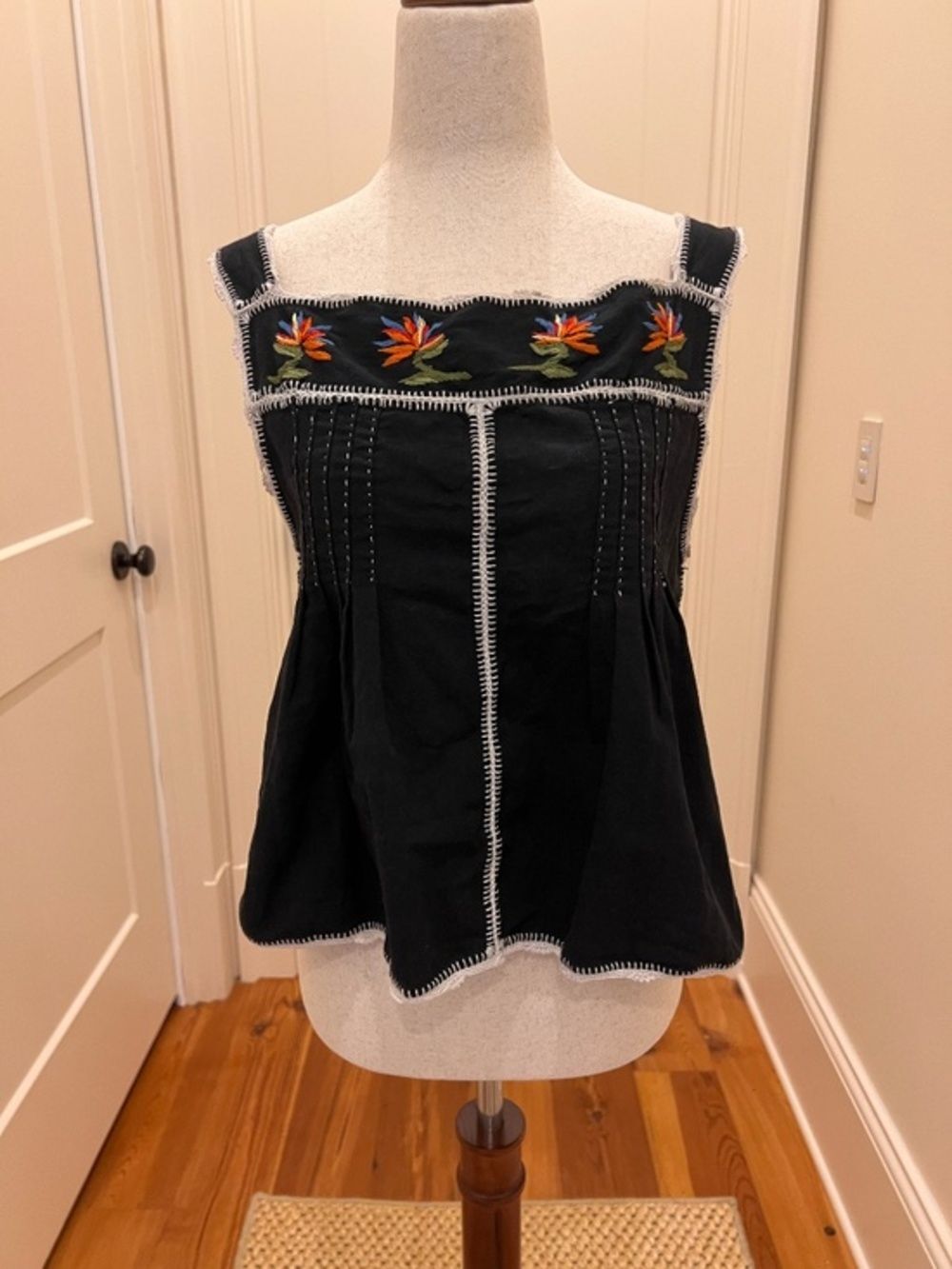 Carolina K XS Black Summer Top with White Piping Embroidery
